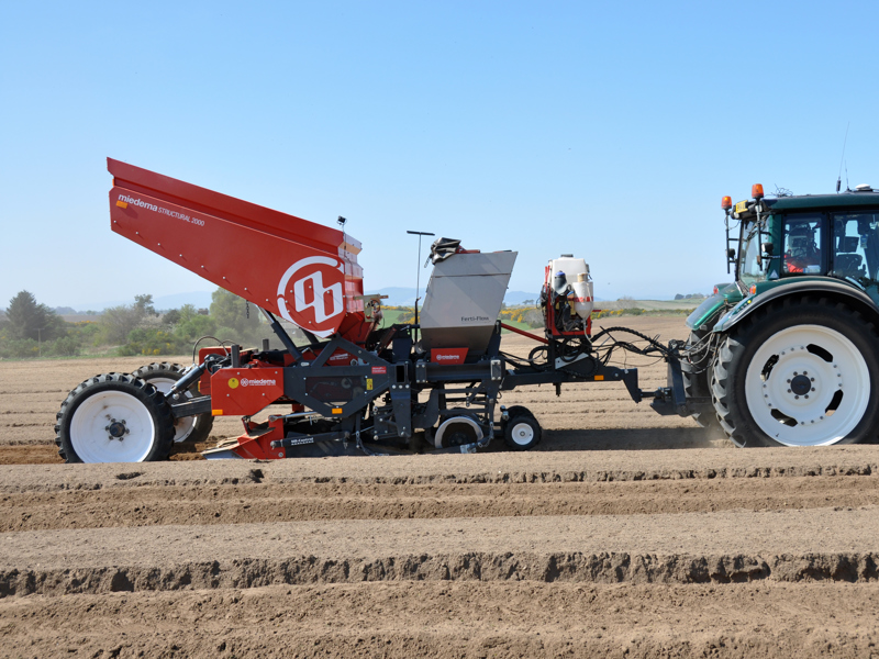 Mounted or trailed 2-row belt planter