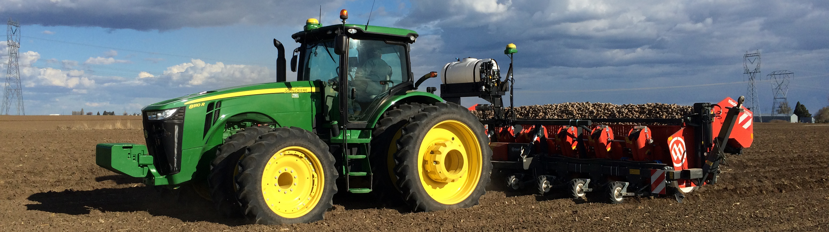 Trailed 8-row cup planter