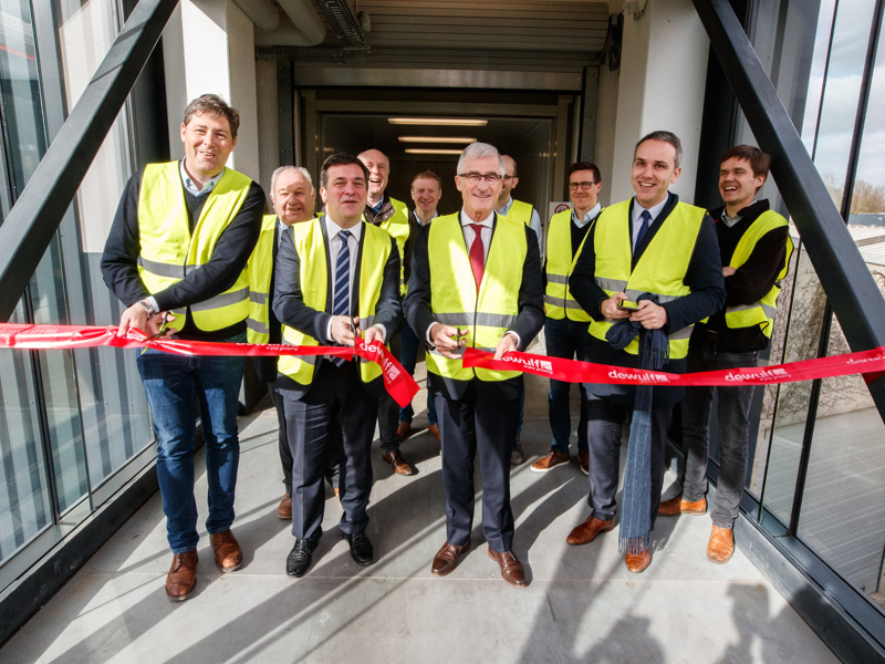 Dewulf neemt haar nieuw logistiek centrum in Roeselare officieel in gebruik
