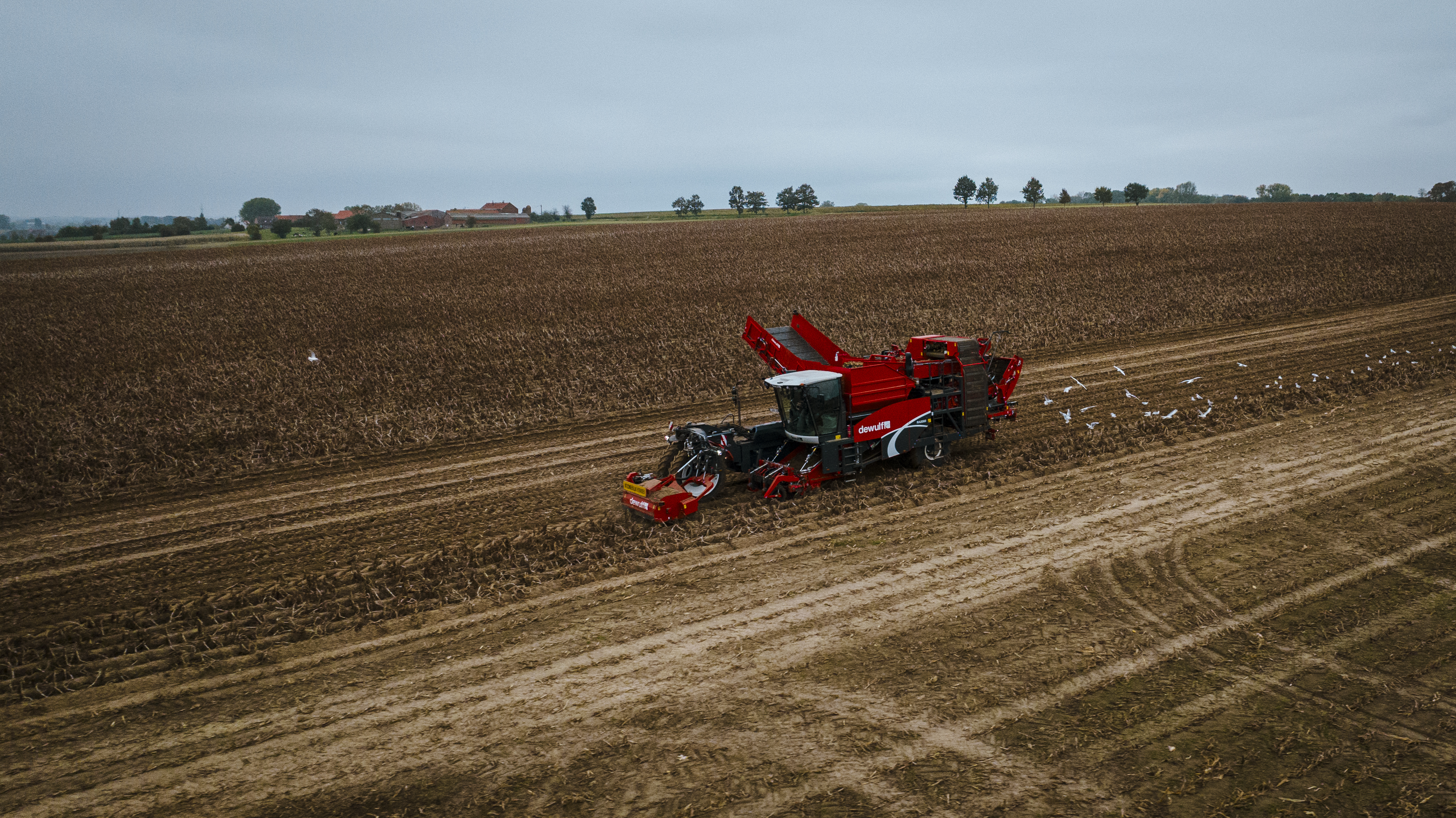 Arracheuse par tamisage automotrice à 2 rangs