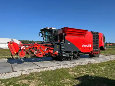 Kwatro (2021) (Z-03)