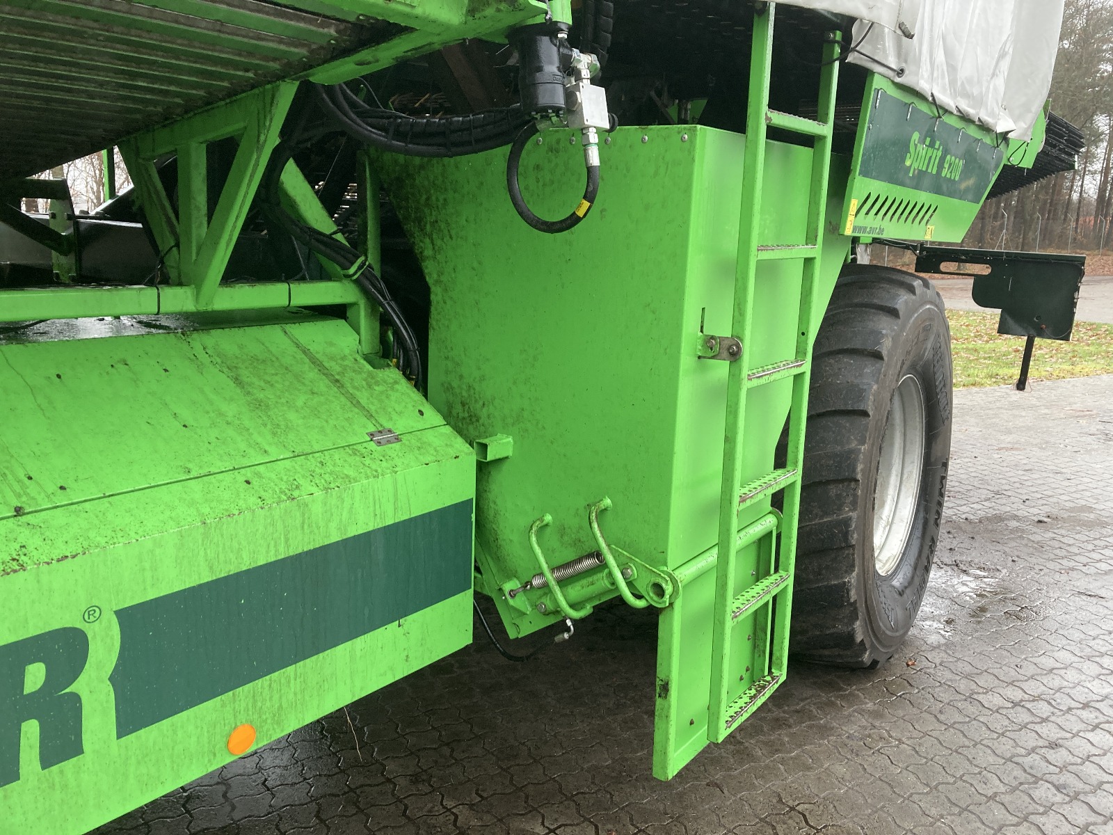 AVR Spirit 9200 WHEEL DRIVE (2022) (Z-44)