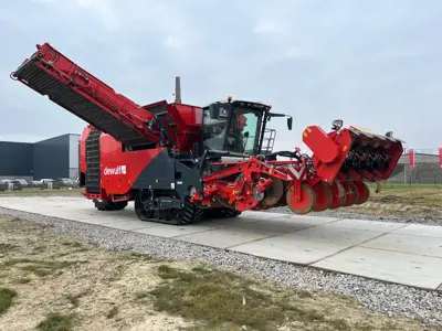 Kwatro (2022) (Y-36)