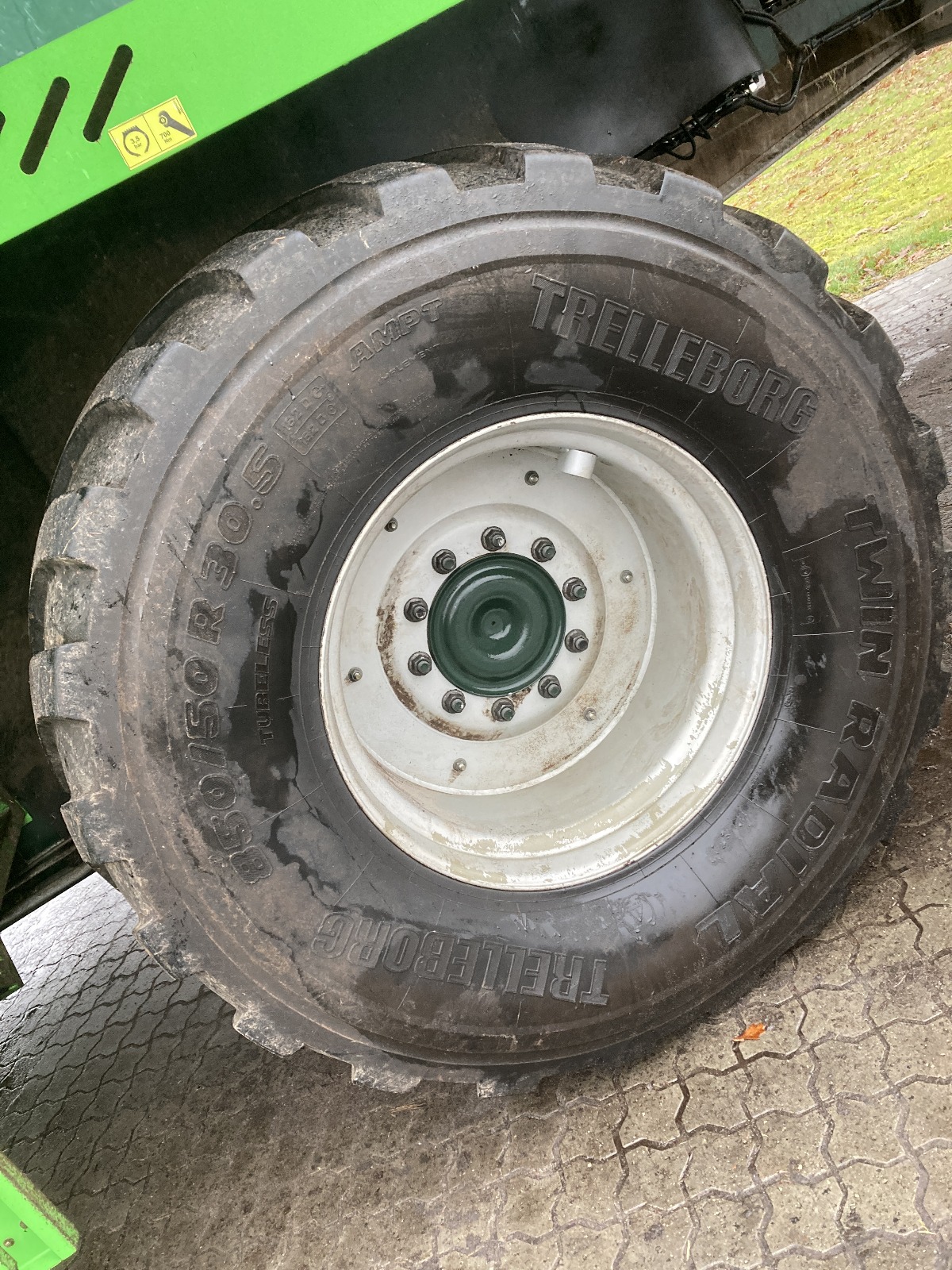 AVR Spirit 9200 WHEEL DRIVE (2022) (Z-44)