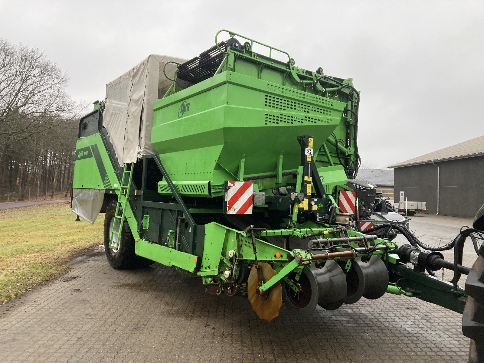 AVR Spirit 9200 WHEEL DRIVE (2019) (Z-42)